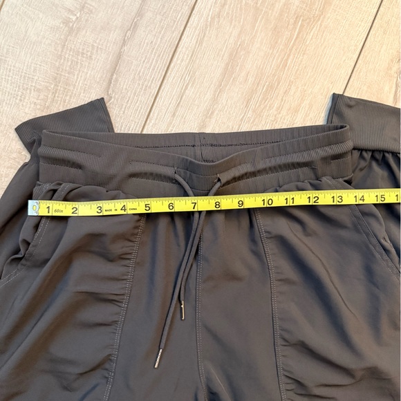 Lululemon Jogger Pants - Picture 4 of 4